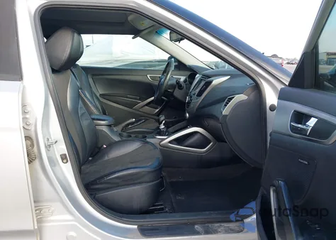 2012 Hyundai Veloster Base W/Black z USA, uszkodzony, nr VIN KMHTC6AD1CU023529